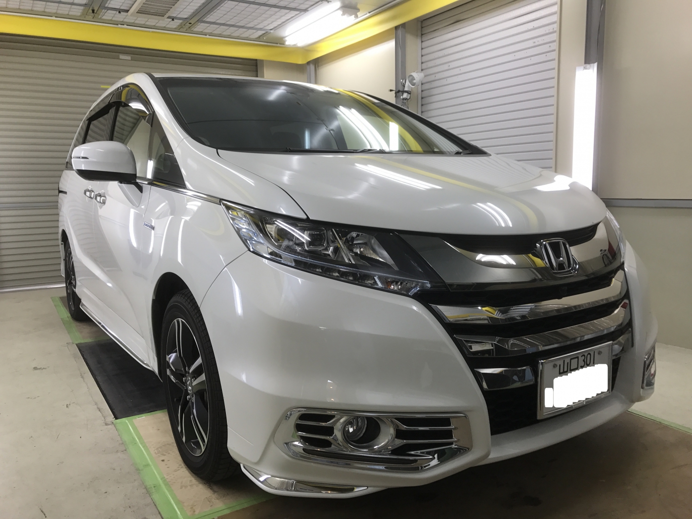 ホンダ　オデッセイ　左ピラー　デントリペア