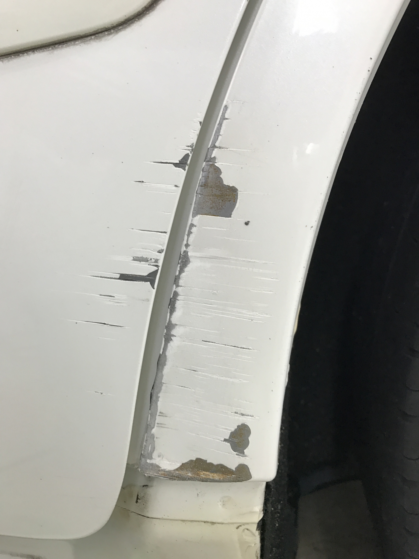 トヨタ　クラウン　左Ｒドア　左クォーター　ハンダ板金塗装