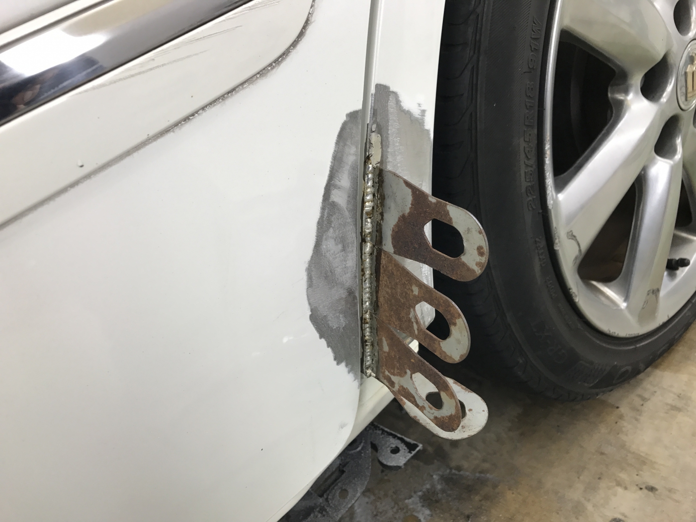 トヨタ　クラウン　左Ｒドア　左クォーター　ハンダ板金塗装