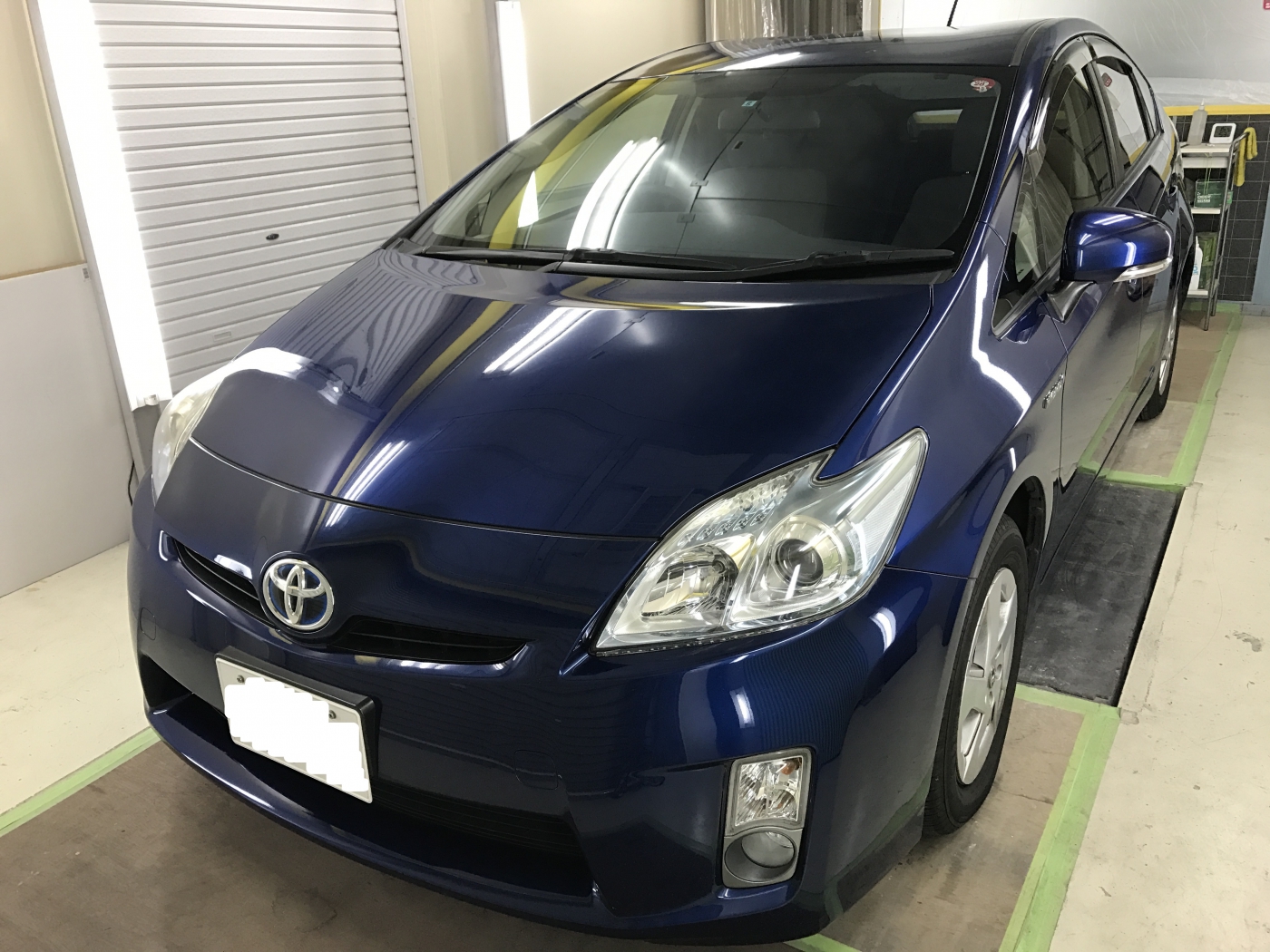 トヨタ　プリウス　左フロントドア　デントリペア