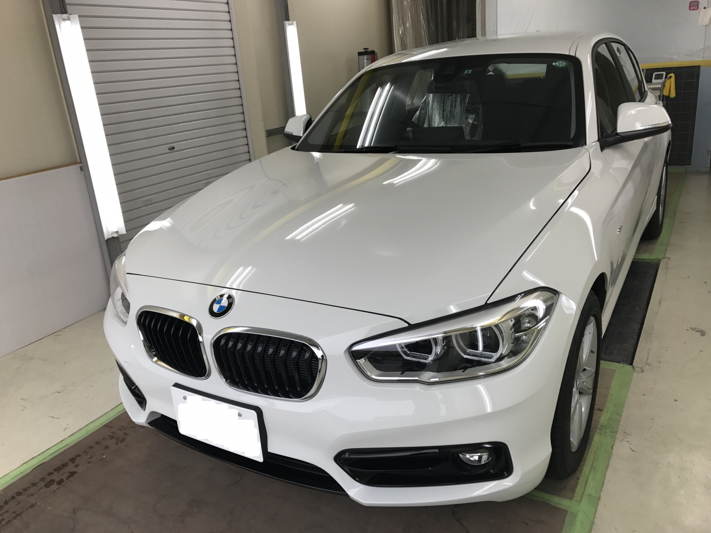 ＢＭＷ　１１８i アルミボンネット　デントリペア
