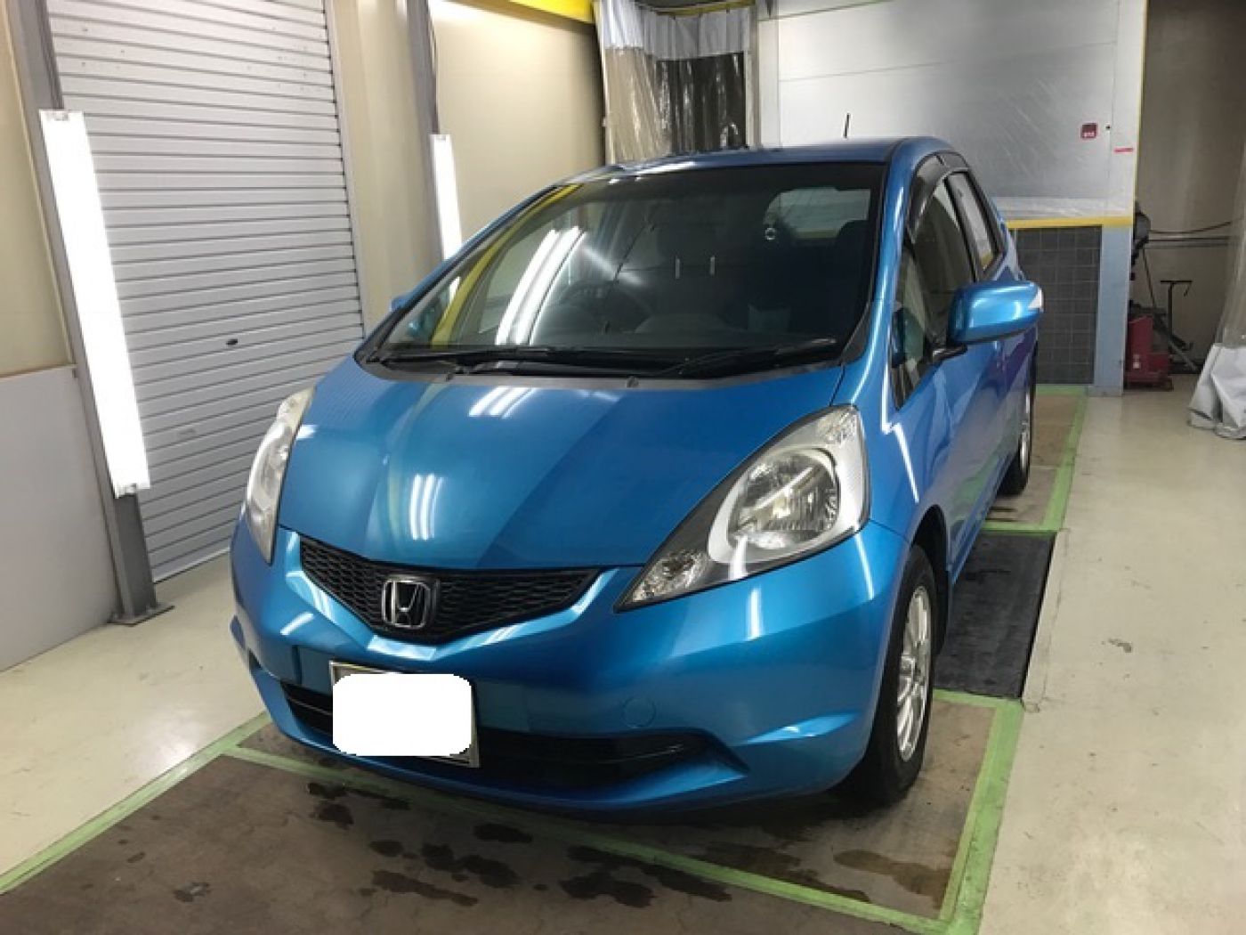 ホンダ　フィット　左フロントドア　デントリペア