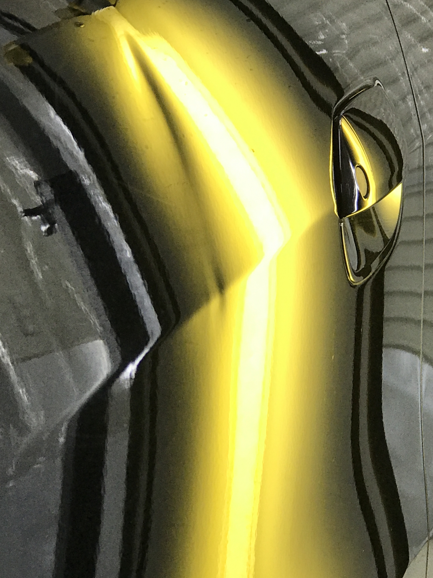 ホンダ　フィットシャトル　左フロントドア　デントリペア
