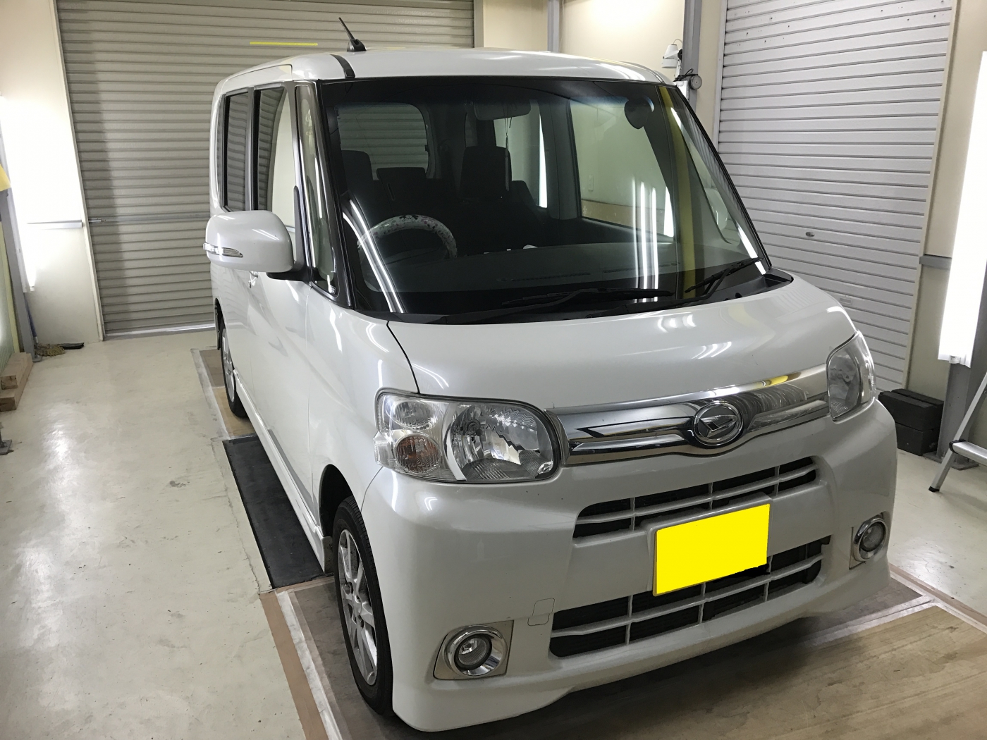 ダイハツ　タント　右フロントドア　ヘコミ修理