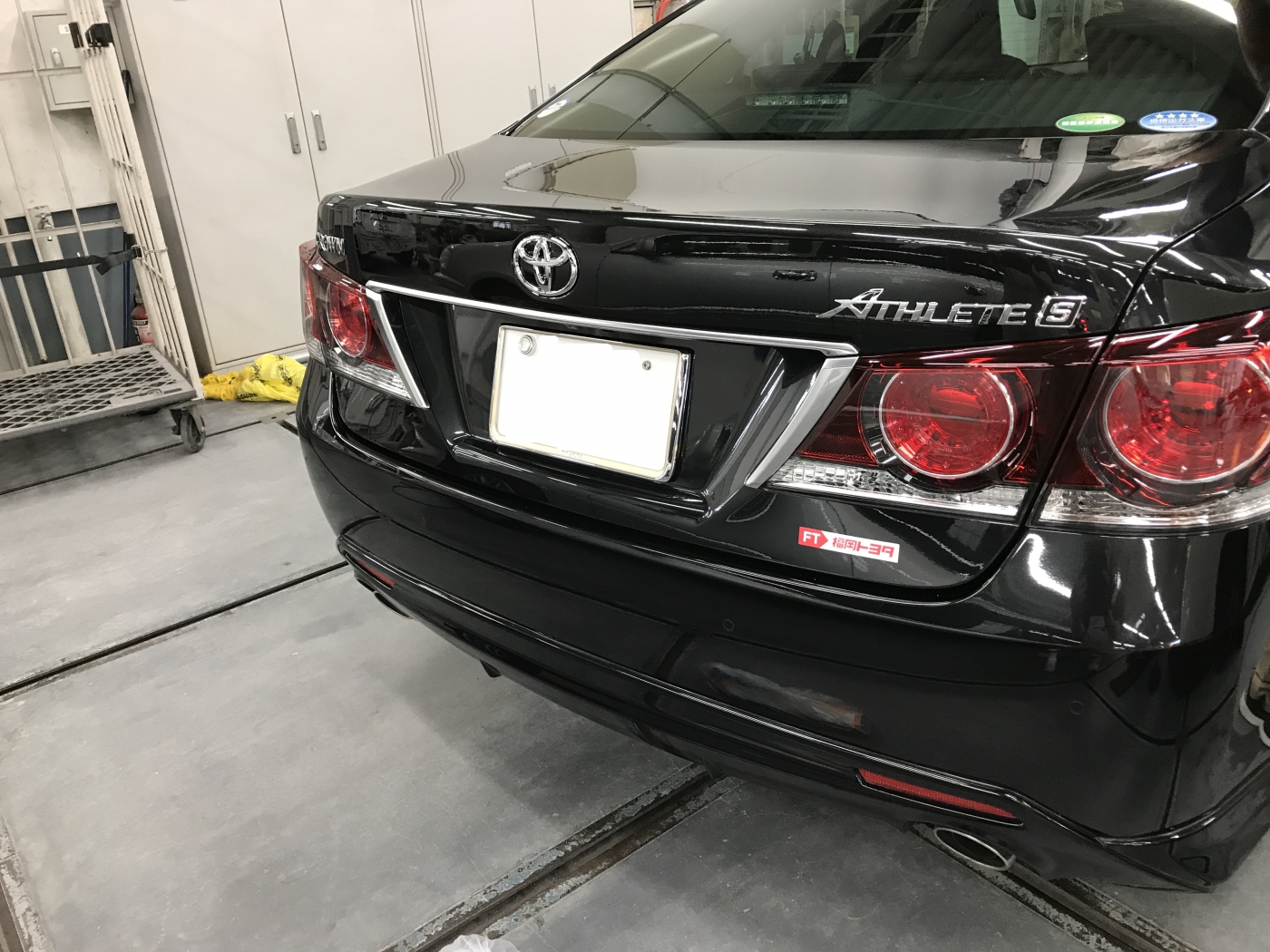 トヨタ　クラウン　ルーフ　ヘコミ修理
