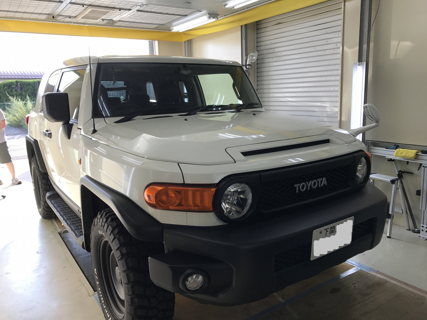 トヨタ　ランドクルーザー　左フロントドア　ヘコミ修理